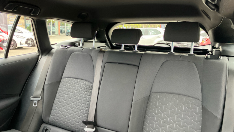 Toyota Corolla 2.0 VVT-i Hybrid Design 5dr CVT Hybrid Estate